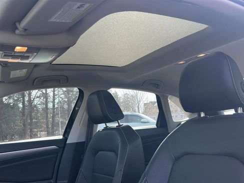 Certified 2023 Volkswagen Jetta SE w/ Panoramic Sunroof Package image 13