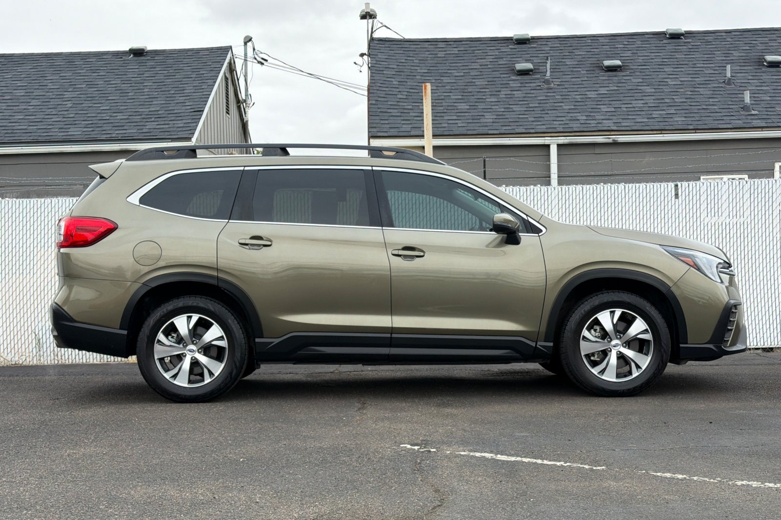 Used 2023 Subaru Ascent Premium w/ Convenience Package AWD/4WD image 3