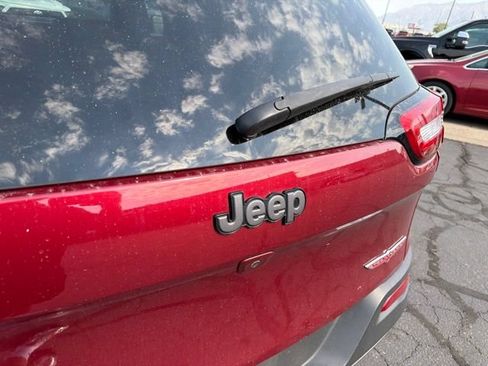 Used 2016 Jeep Cherokee Trailhawk w/ Cold Weather Group AWD/4WD image 27