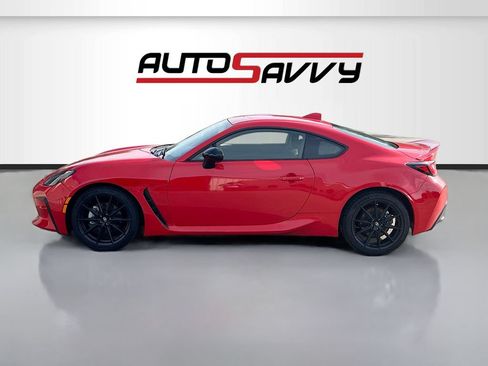 Used 2025 Toyota GR86 Premium w/ ALL Weather Mat Package (TMS) RWD image 4