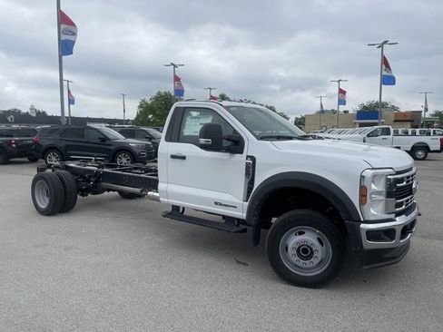 New 2024 Ford F550 4x4 Regular Cab Super Duty image 2