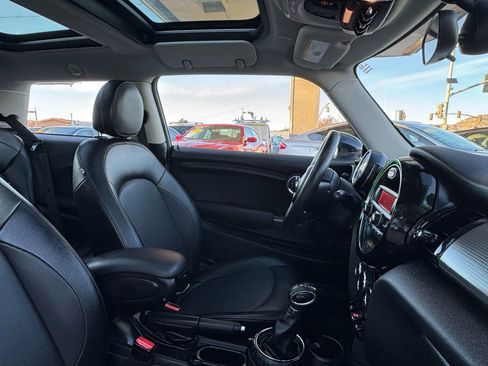 Used 2015 MINI Cooper 2-Door Hardtop image 17