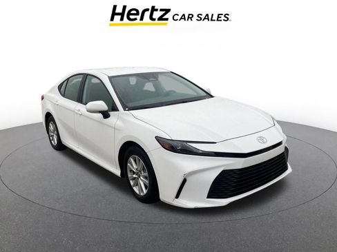 Used 2025 Toyota Camry LE image 1