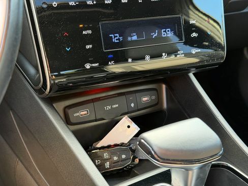 Used 2024 Hyundai Santa Cruz Limited AWD/4WD image 18