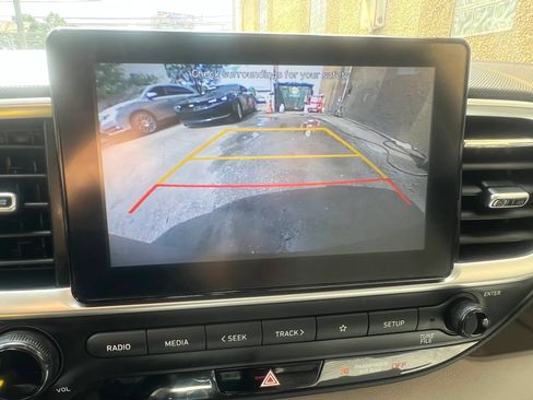 Used 2020 Hyundai Venue SEL FWD image 25