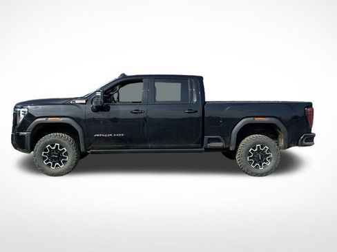 Used 2025 GMC Sierra 2500 AT4X AWD/4WD image 3