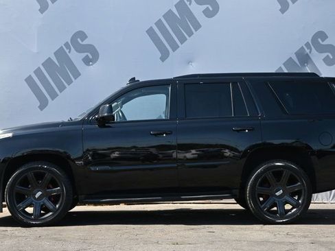 Used 2016 Cadillac Escalade Luxury RWD image 6