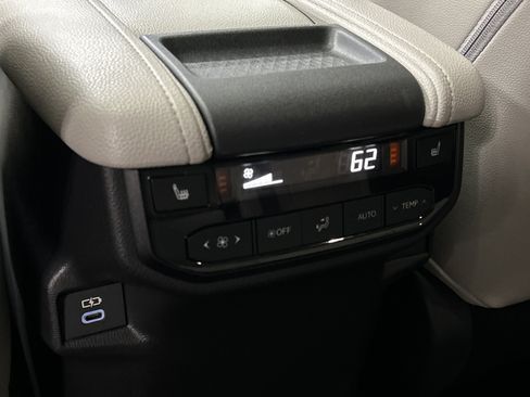 Used 2026 Toyota Grand Highlander FWD image 29