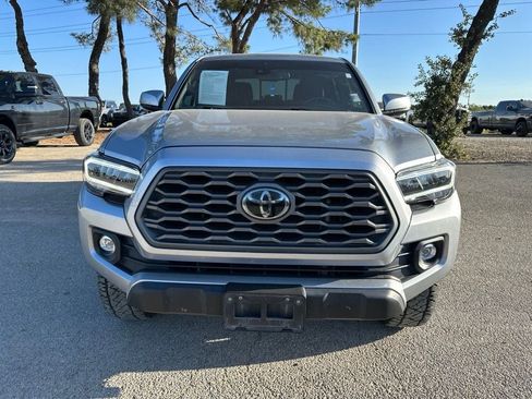 Used 2022 Toyota Tacoma TRD Off-Road w/ Technology Package AWD/4WD image 2