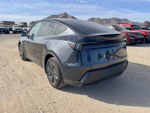 Used 2026 Tesla Model Y Long Range AWD/4WD image 3