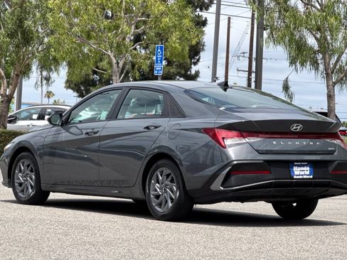 Used 2024 Hyundai Elantra Blue FWD image 6
