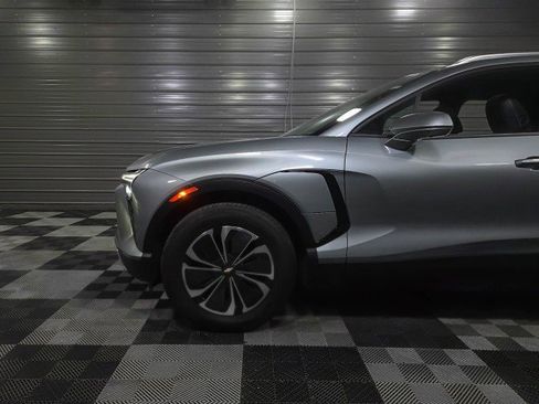 Used 2024 Chevrolet Blazer EV LT AWD/4WD image 40