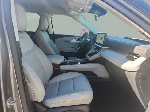 New 2026 Ford Explorer Active w/ Active Comfort Package image 18