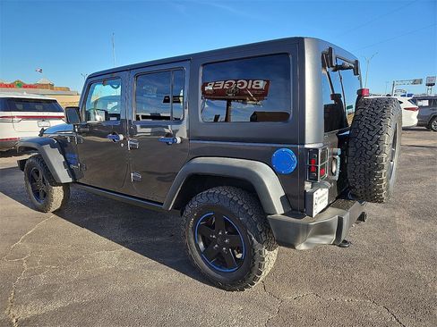 Used 2017 Jeep Wrangler Unlimited Sport image 4