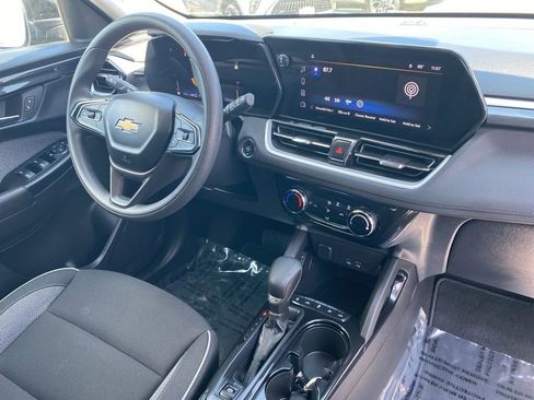 Used 2024 Chevrolet TrailBlazer LT w/ Driver Confidence Package image 22