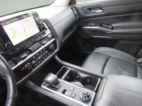 Used 2022 Nissan Pathfinder SL w/ SL Premium Package image 33