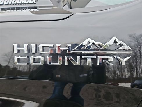 Used 2023 Chevrolet Silverado 1500 High Country w/ Technology Package image 32