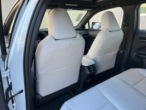 New 2026 Lexus UX 300h FWD image 28