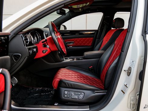 Used 2018 Bentley Flying Spur S V8 image 39