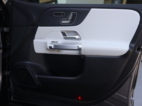 Certified 2021 Mercedes-Benz GLB 250 image 27