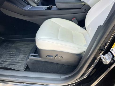 Used 2021 Tesla Model Y Performance AWD/4WD image 27