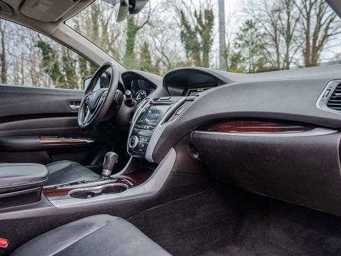 Used 2017 Acura TLX w/ Technology Package image 32