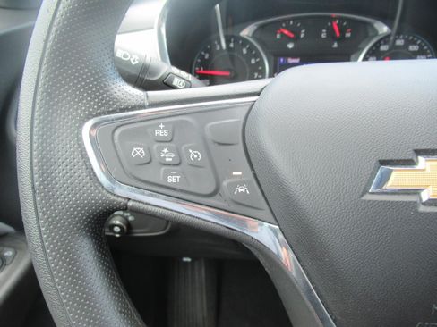 Used 2020 Chevrolet Equinox LT w/ LPO, Floor Liner Package FWD image 24