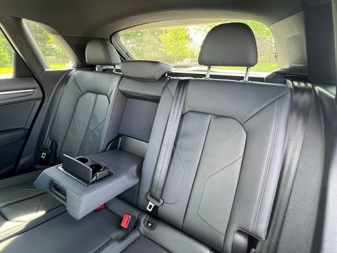 Used 2021 Audi Q3 2.0T Premium w/ Convenience Package AWD/4WD image 38