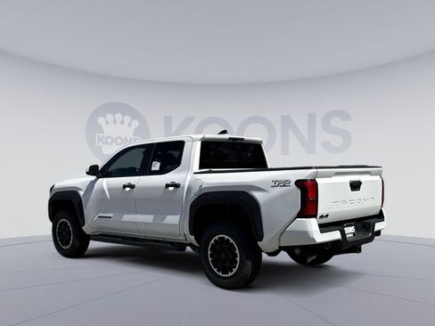New 2026 Toyota Tacoma TRD Off-Road AWD/4WD image 4
