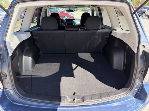 Used 2012 Subaru Forester 2.5X Premium w/ All-Weather Pkg AWD/4WD image 17