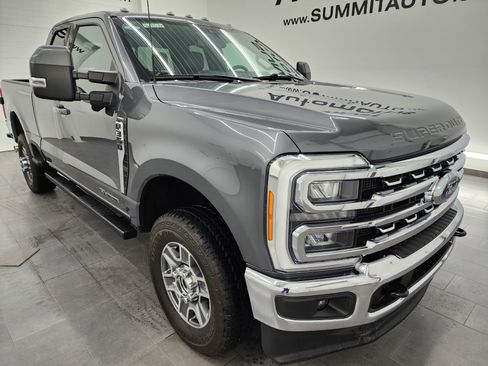 Used 2023 Ford F350 Lariat AWD/4WD image 2
