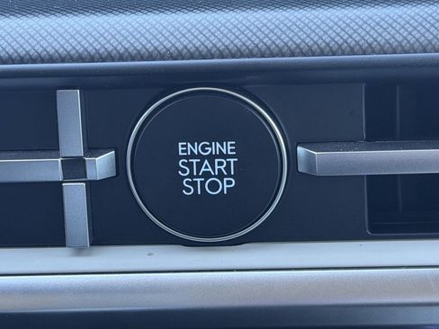 Used 2025 Hyundai Santa Fe SEL image 19