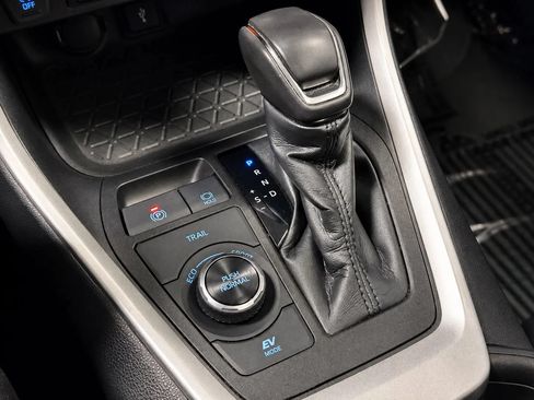Used 2021 Toyota RAV4 XLE Premium AWD/4WD image 44