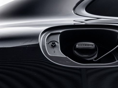 Certified 2025 Porsche Macan image 30