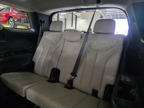 Used 2023 Hyundai Palisade Limited image 13