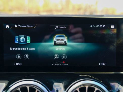 Used 2021 Mercedes-Benz GLA 250 4MATIC image 55