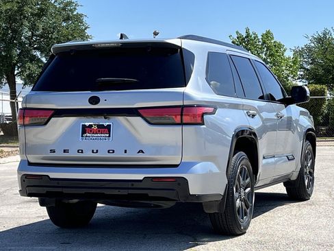 Used 2024 Toyota Sequoia Platinum AWD/4WD image 4