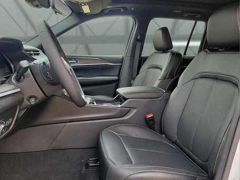 New 2026 Jeep Grand Cherokee Limited AWD/4WD image 11