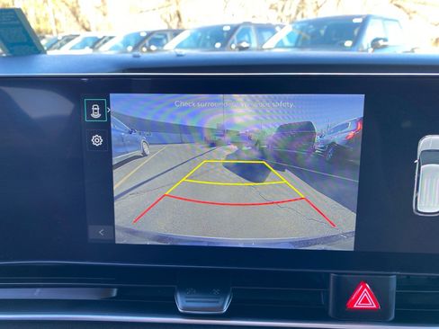 Certified 2025 Kia Carnival EX image 17