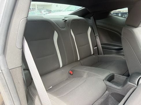 Used 2018 Chevrolet Camaro LT w/ Technology Package RWD image 28