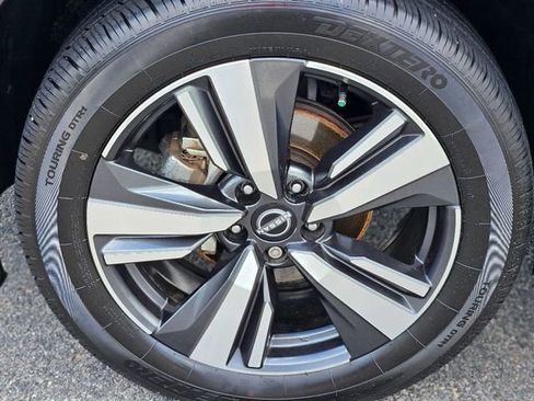 Certified 2023 Nissan Rogue Platinum w/ Platinum Premium Package image 9