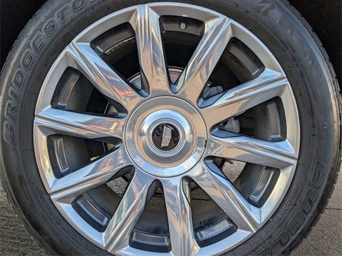 Used 2022 Cadillac Escalade ESV Premium Luxury Platinum image 7