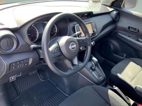New 2025 Nissan Kicks Play S FWD image 7