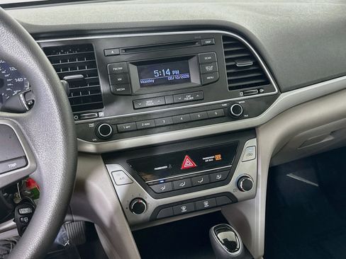 Used 2017 Hyundai Elantra SE FWD image 18