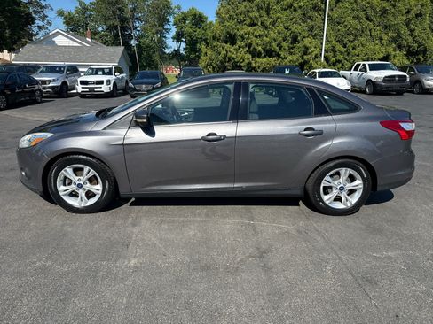 Used 2014 Ford Focus SE FWD image 6