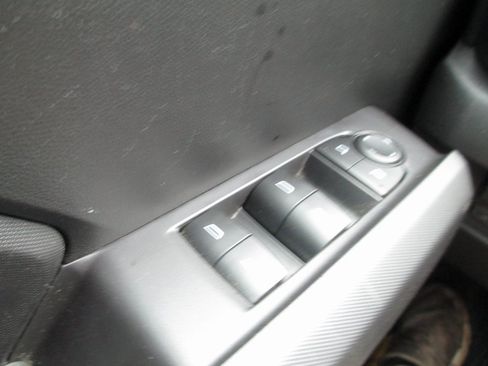 Used 2023 Chevrolet Colorado W/T image 21