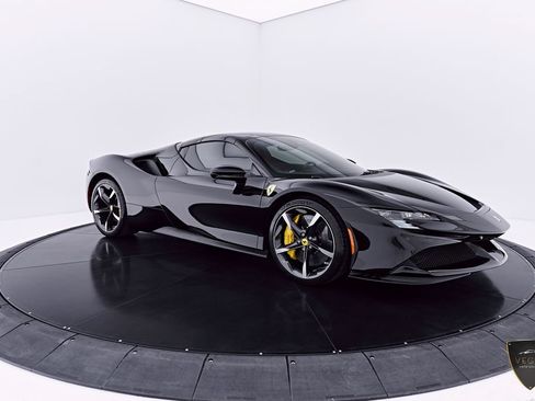 Used 2024 Ferrari SF90 Spider AWD/4WD image 18
