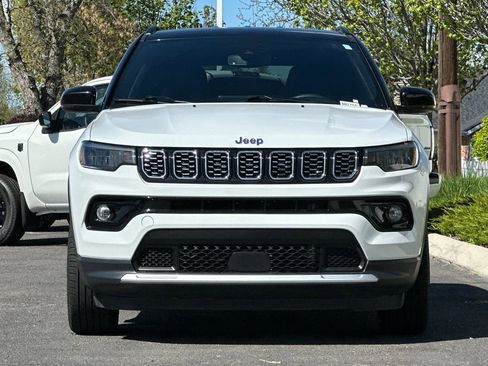 Used 2024 Jeep Compass Limited image 9