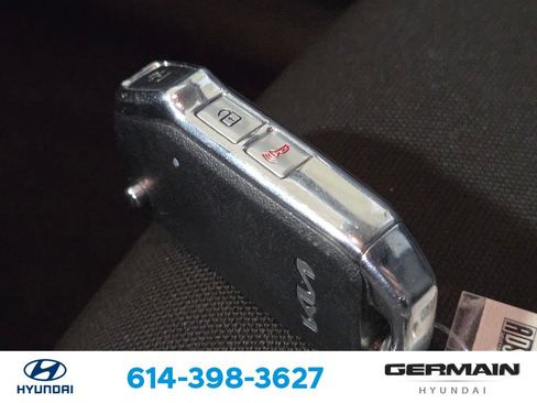 Used 2023 Kia Sorento LX AWD/4WD image 34