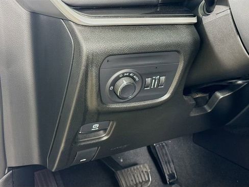 Used 2023 Jeep Grand Cherokee Laredo w/ Luxury Tech Group I image 10